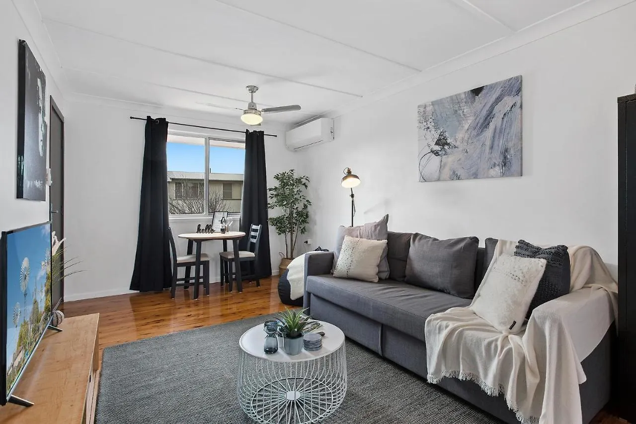 The Neo Stylish Central Apartment With Aircon Courtyard And Netflix Toowoomba
