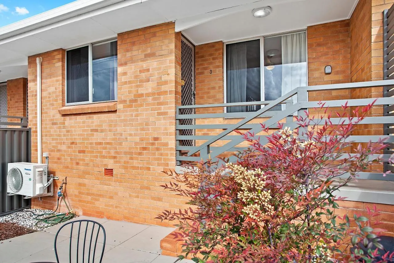 The Neo Stylish Central Apartment With Aircon Courtyard And Netflix Toowoomba Australia