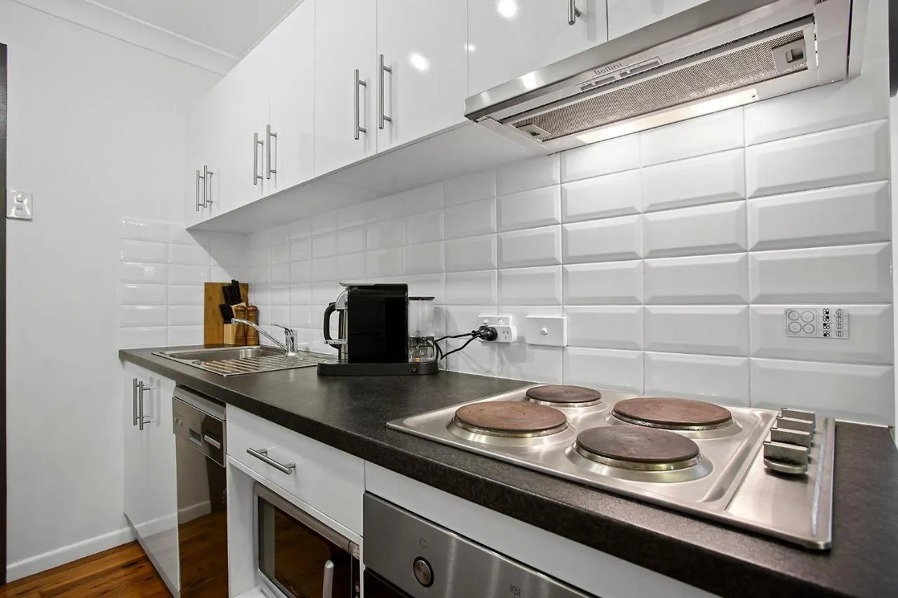 The Neo Stylish Central Apartment With Aircon Courtyard And Netflix Toowoomba 0*,