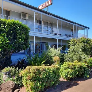 Flying Spur Motel